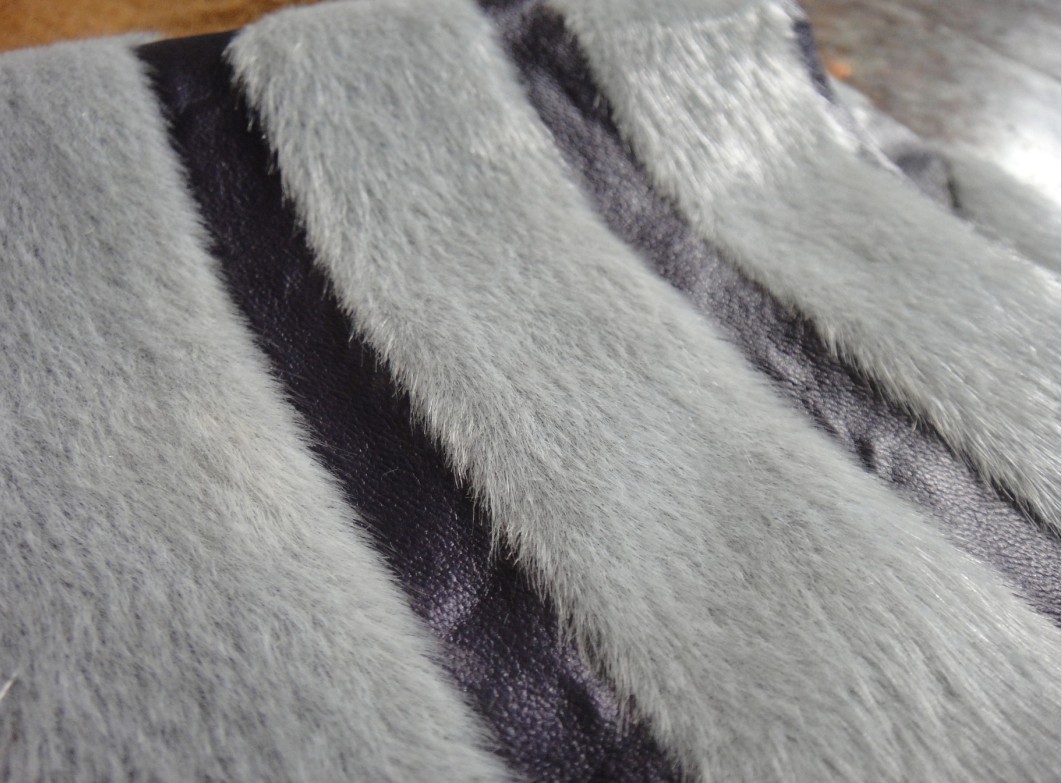 【皮上植絨加工 PU長毛加工 PU植絨 PU長短毛加工 半PU植絨加工】價格,廠家,圖片,針織面料,嘉善博華絨業(yè)-